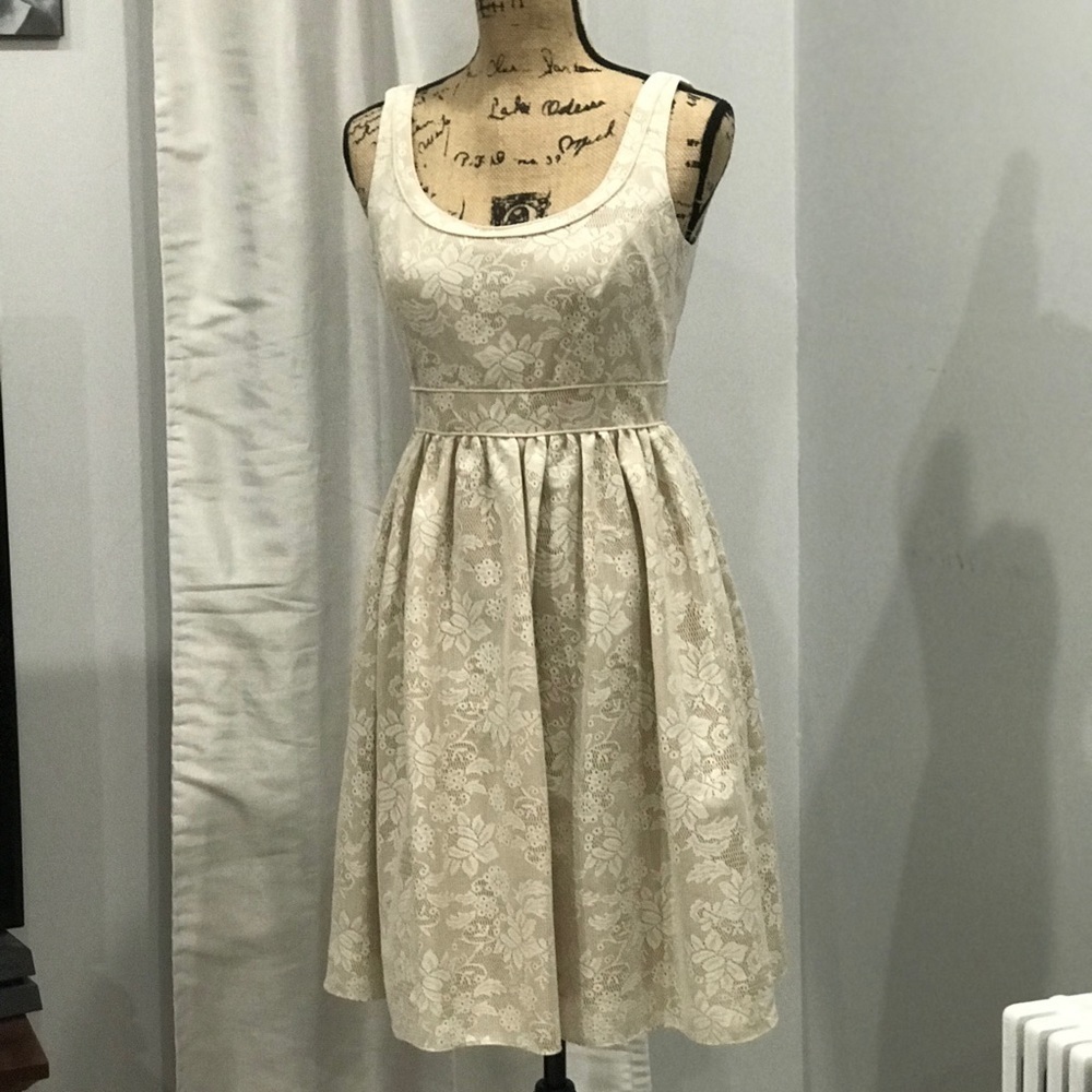 Tahari cream lace overlay dress size 4